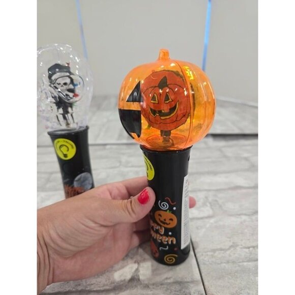NEW 2 Halloween Pumpkin  Skull Light-Up Spinner Wand Toy VIdeo - Picture 7 of 8